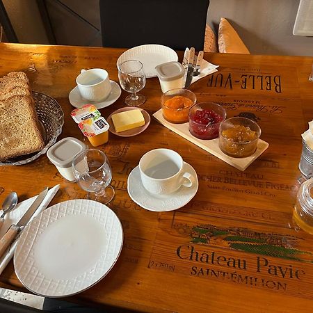 Chambres Et Gite Peyroutas " Camille" Vignonet St Emilion Ngoại thất bức ảnh